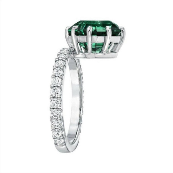 New 925 Sterling Silver Emerald Elegant Women Ring - Picture 5 of 5